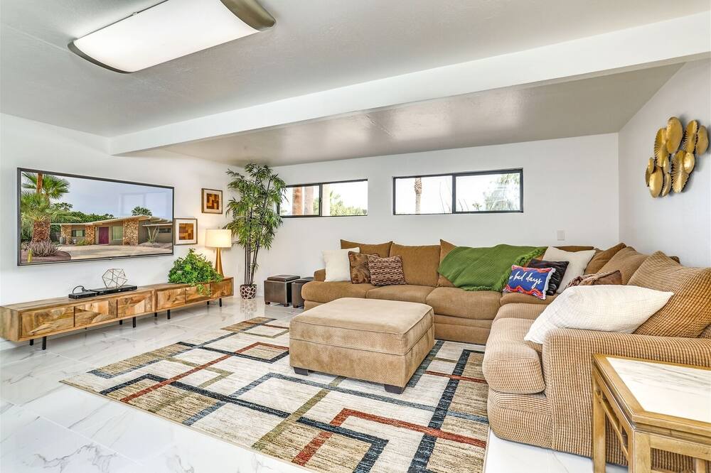 Photo of Livingroom in Magnesia Falls Cove
