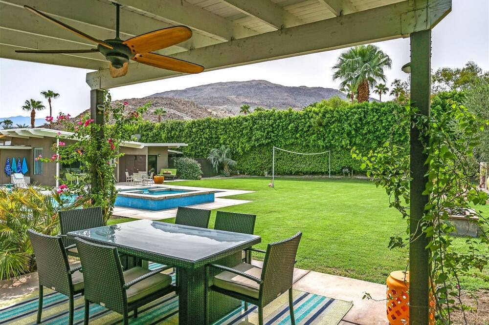 Photo of Patio Balcony in Magnesia Falls Cove