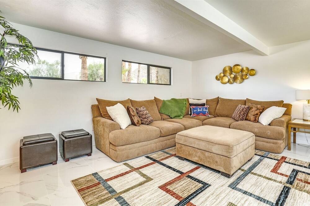 Photo of Livingroom in Magnesia Falls Cove