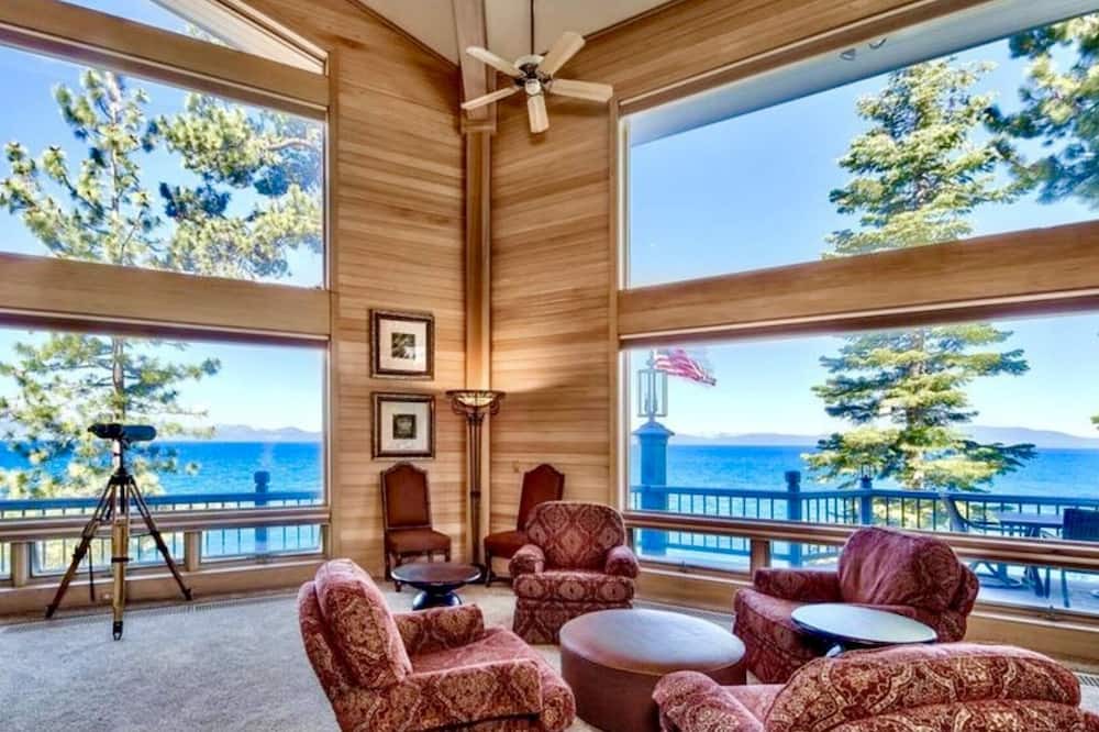 Photo of Outdoor in Tahoma