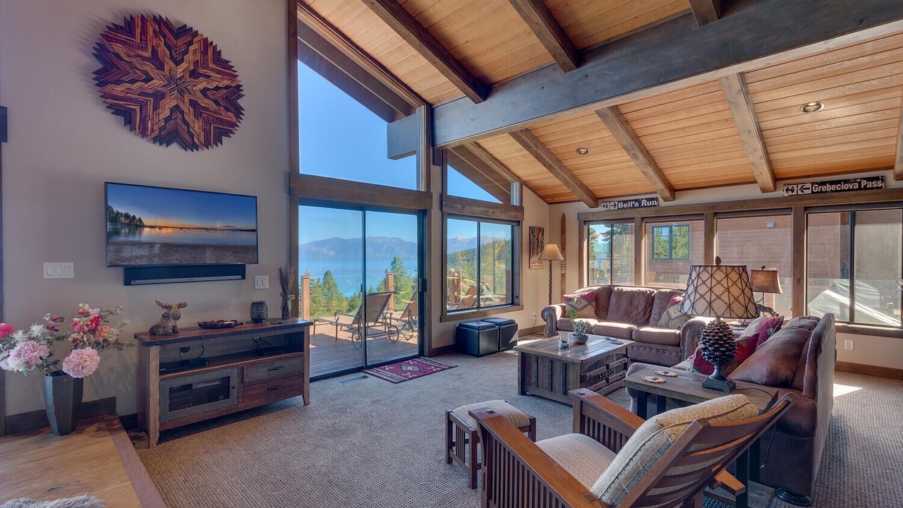 Photo of Livingroom in Tahoma