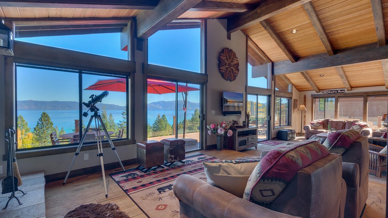 Photo of Livingroom in Tahoma