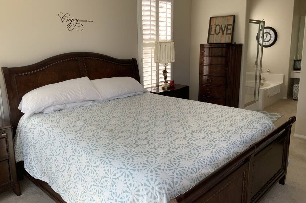 Photo of Bedroom in Corona