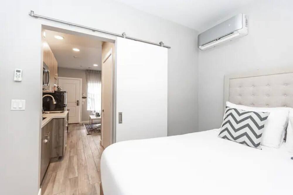 Photo of Bedroom in Mission Hills