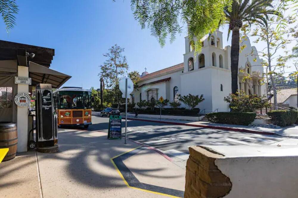 Photo of Outdoor in Mission Hills