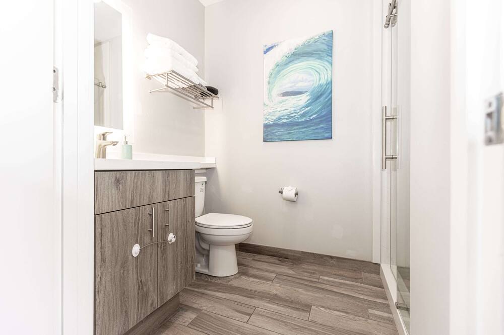Photo of Bathroom in Midway District
