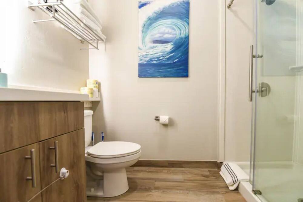 Photo of Bathroom in Midway District