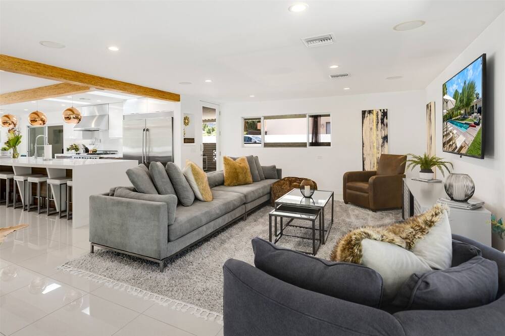 Photo of Livingroom in Magnesia Falls Cove