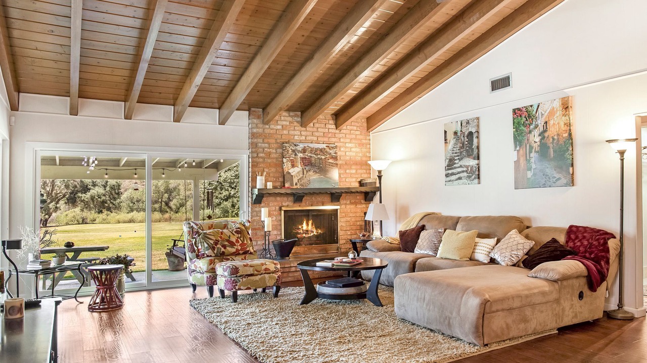 Photo of Livingroom in Valley Center