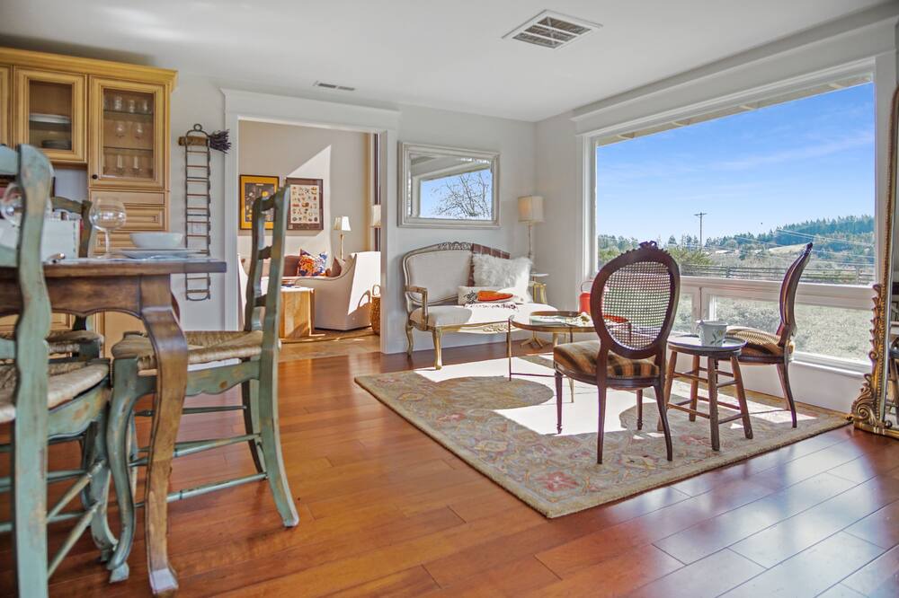 Photo of Livingroom in Newberg