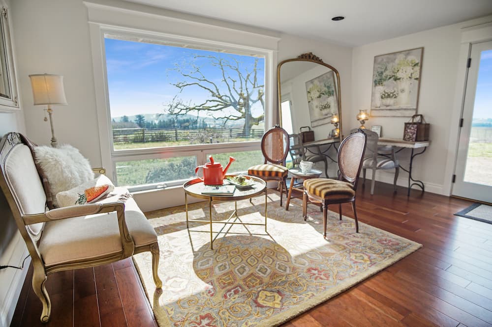 Photo of Livingroom in Newberg
