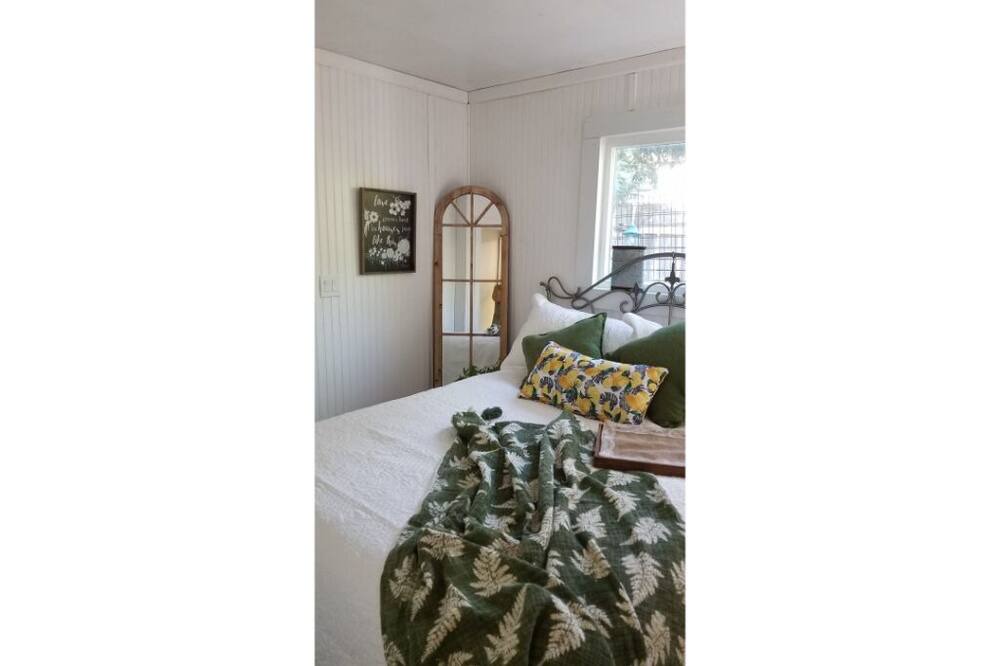 Photo of Bedroom in Angwin