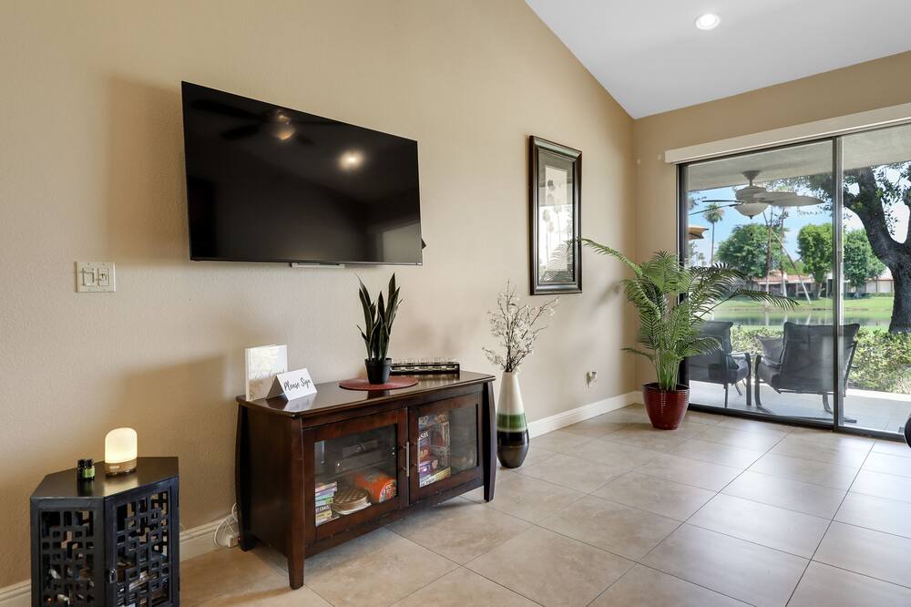 Photo of Livingroom in Rancho Mirage