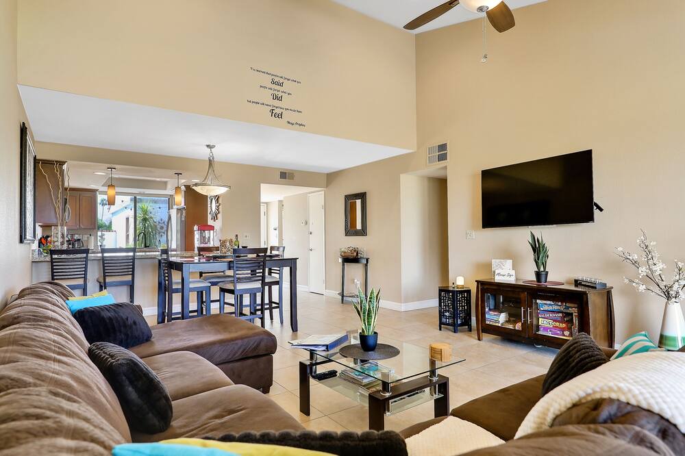 Photo of Livingroom in Rancho Mirage