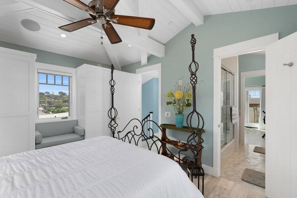 Photo of Bedroom in Olde Solana Beach