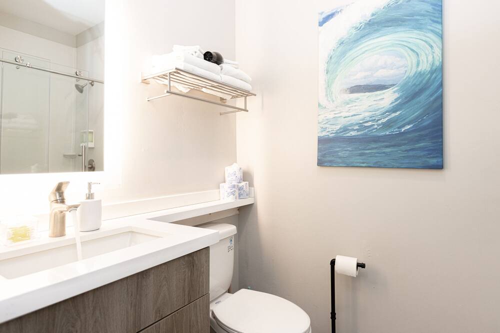 Photo of Bathroom in Midway District