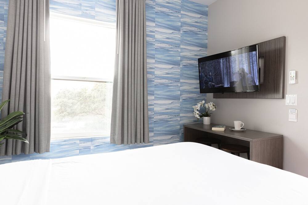 Photo of Bedroom in Midway District
