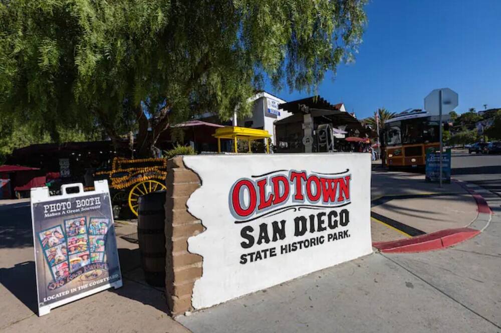 Photo of Outdoor in Midway District