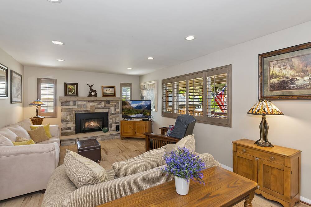 Photo of Livingroom in Whispering Forest