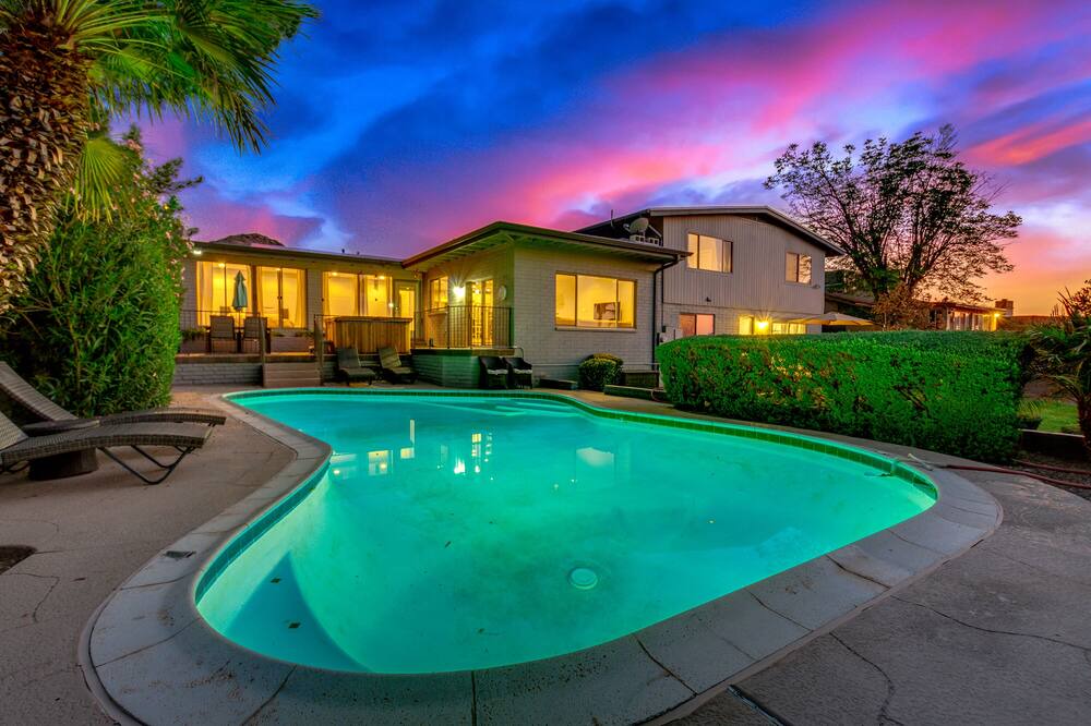 Photo of Outdoor in Paradise Valley Village