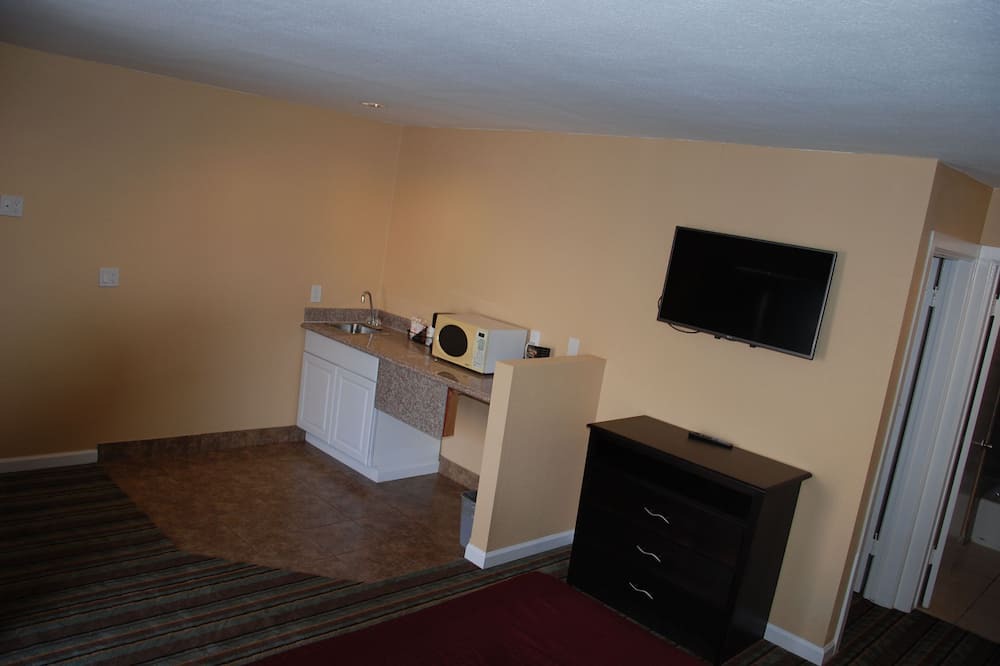 Photo of Bedroom in Midway-Pacific Highway