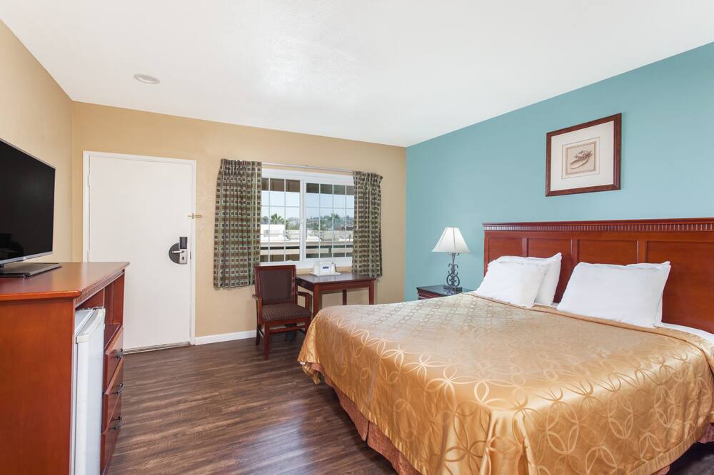 Photo of Bedroom in Midway-Pacific Highway