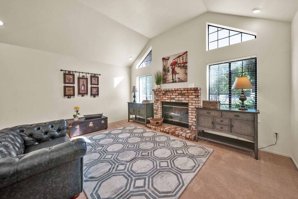 Photo of Livingroom in Redding