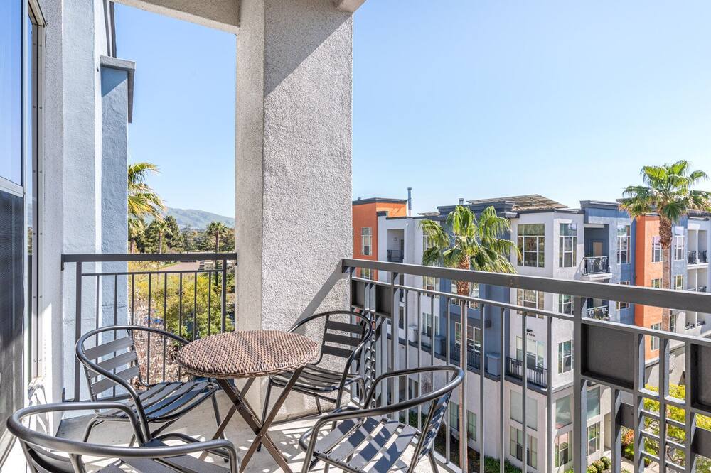Photo of Patio Balcony in Central District