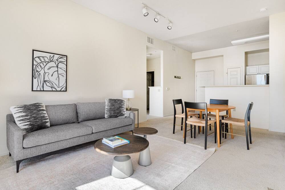 Photo of Livingroom in Central District