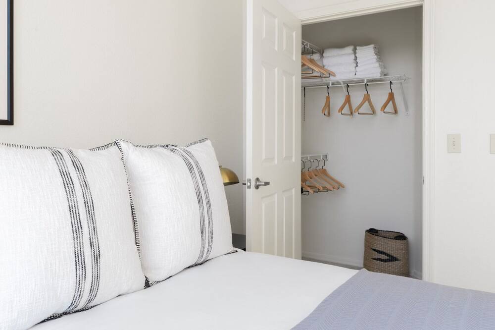 Photo of Bedroom in Central District