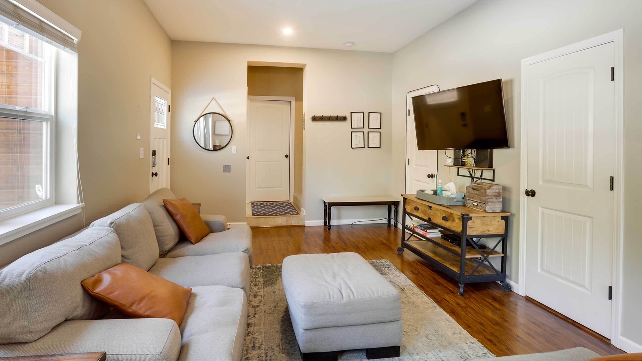 Photo of Livingroom in Country Club Estates