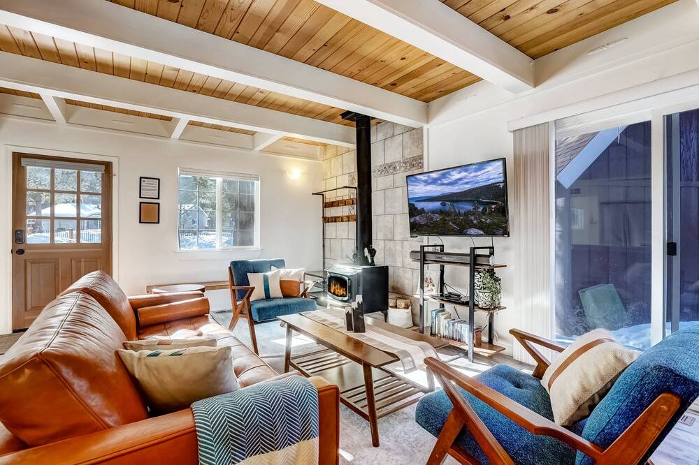 Photo of Livingroom in Christmas Valley
