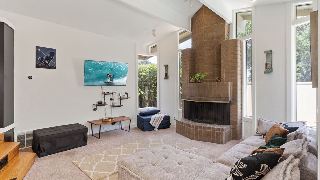 Photo of Livingroom in Southwestern Sacramento