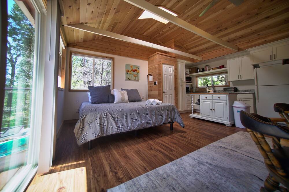 Photo of Bedroom in Glencoe