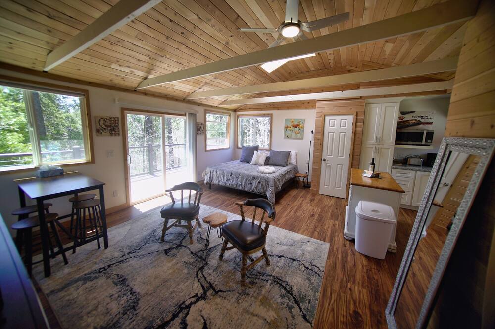 Photo of Bedroom in Glencoe