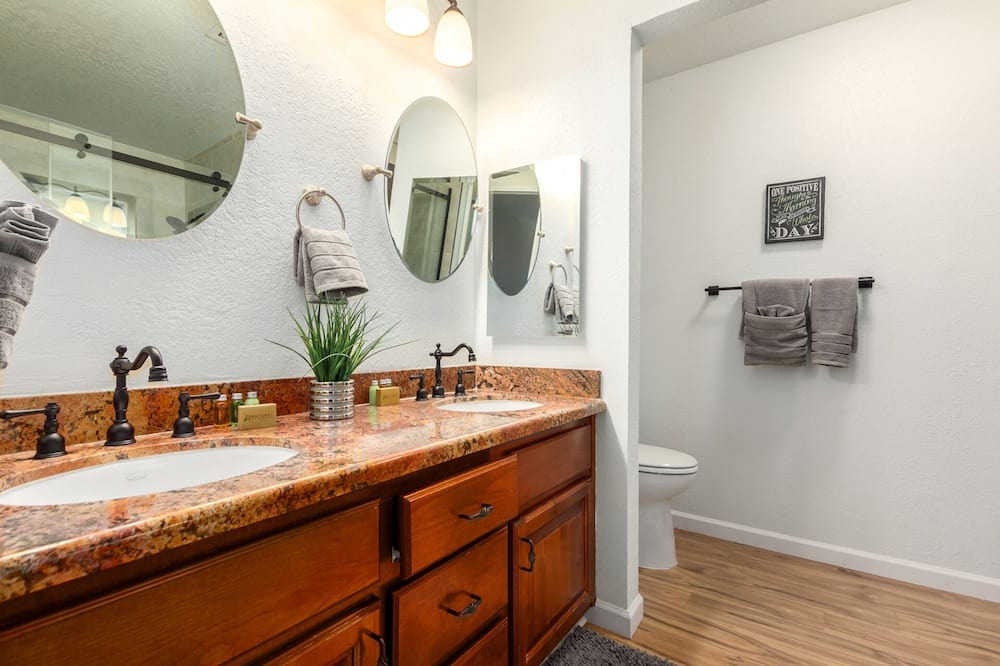 Photo of Bathroom in North Mountain