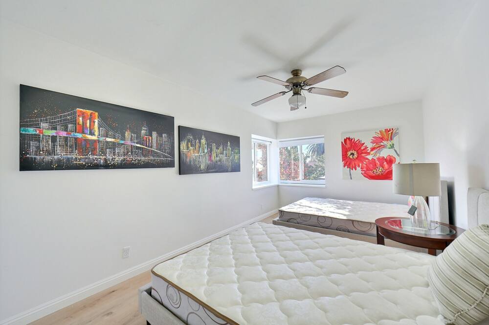 Photo of Bedroom in Santa Ana