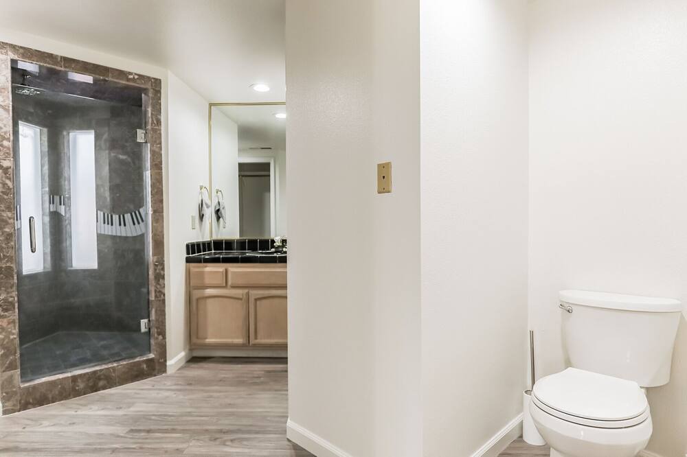 Photo of Bathroom in Merced