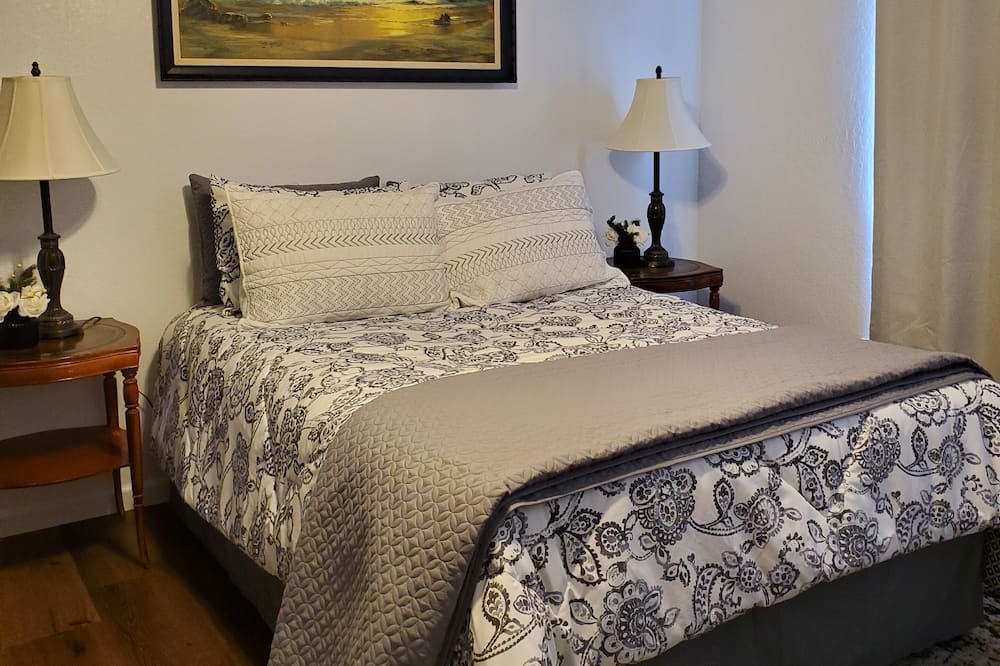 Photo of Bedroom in Clearlake