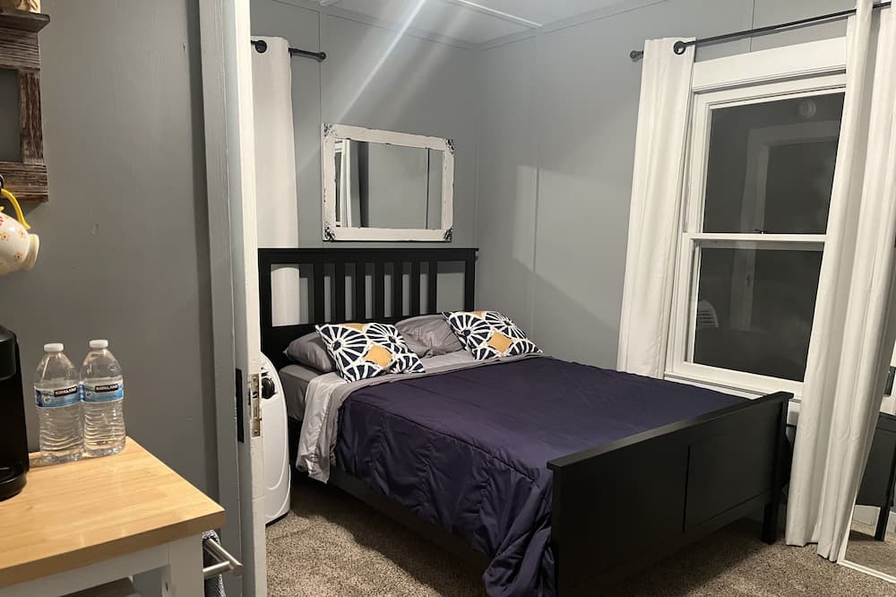 Photo of Bedroom in Hollister