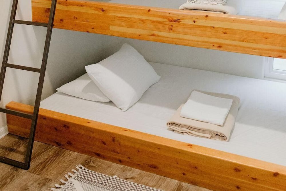 Photo of Bedroom in Baywood Park