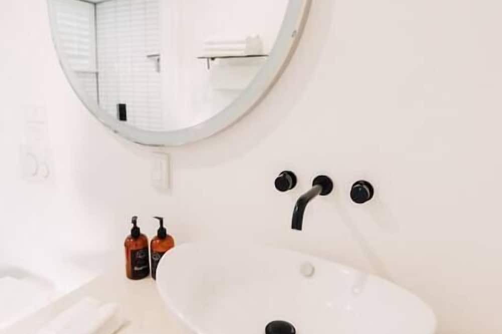 Photo of Bathroom in Baywood Park