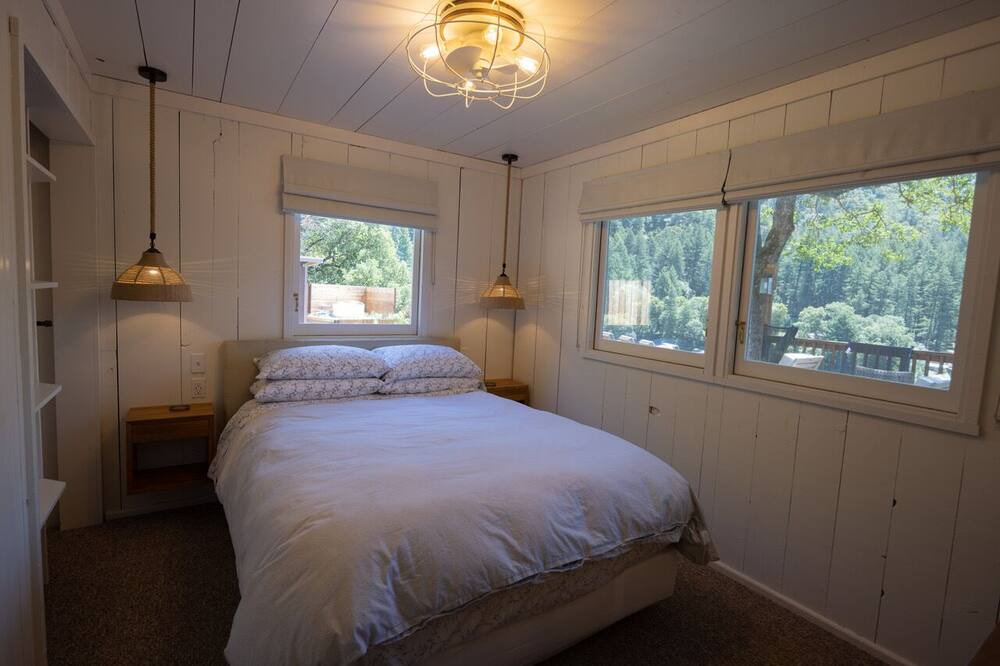 Photo of Bedroom in Willow Creek