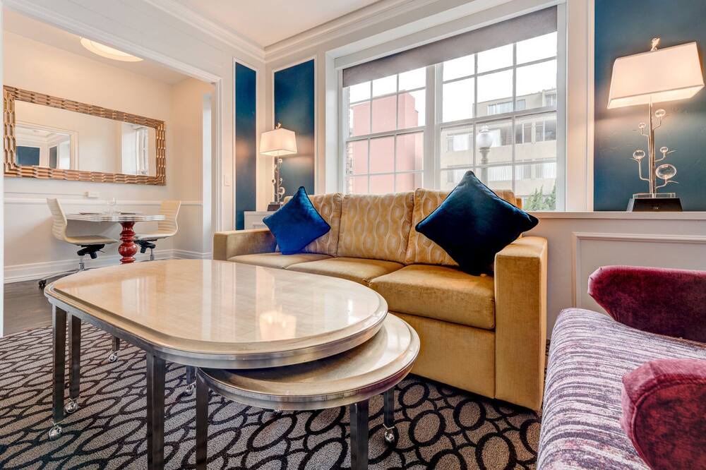 Photo of Livingroom in Park West