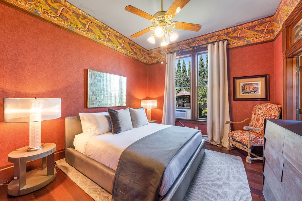 Photo of Bedroom in Geyserville