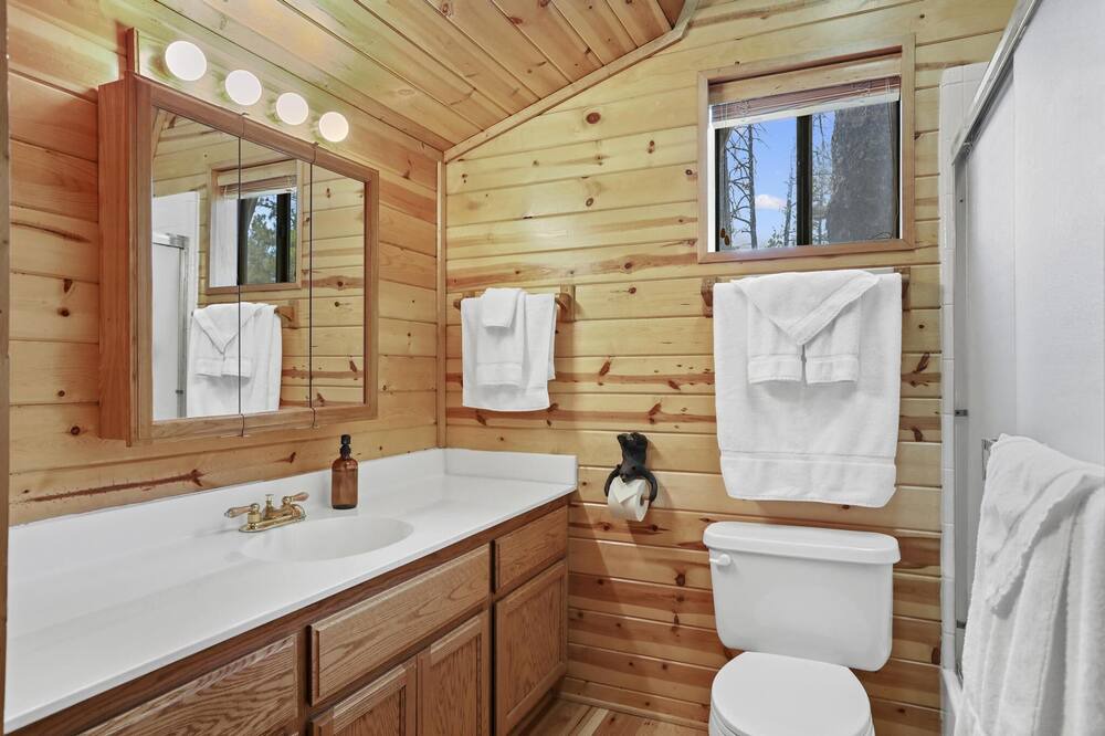 Photo of Bathroom in Whispering Pines