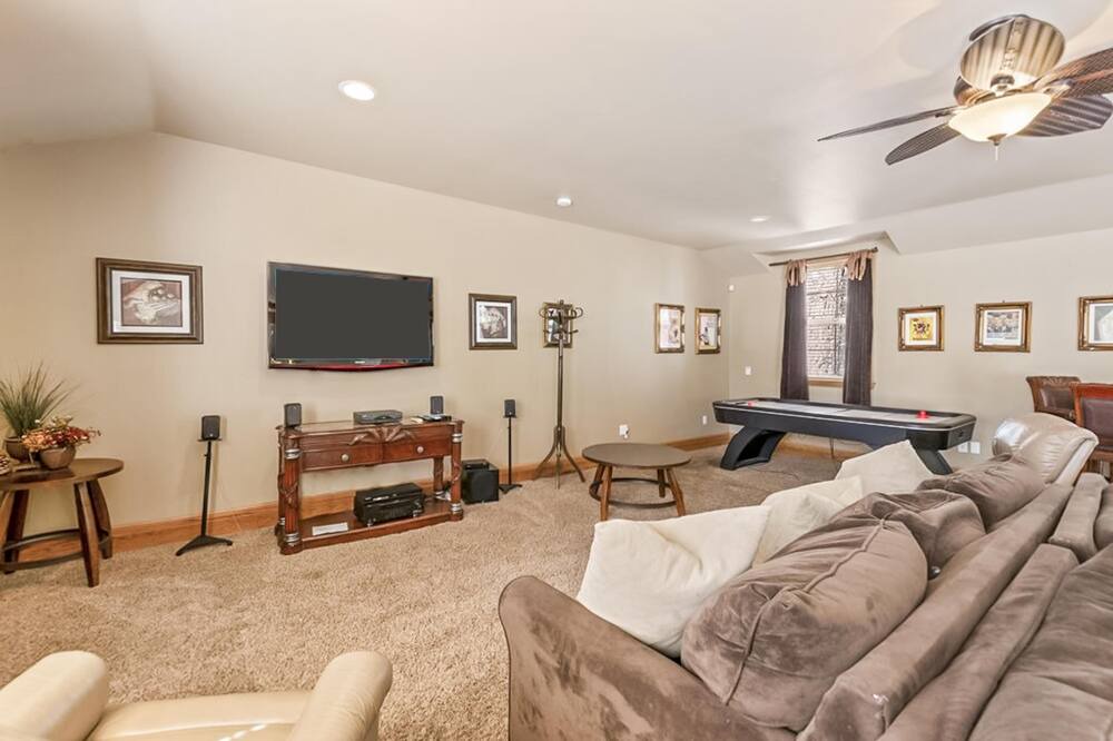 Photo of Livingroom in Fox Farm