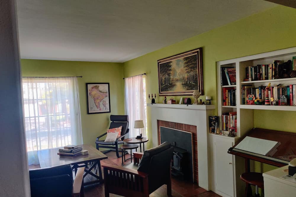 Photo of Livingroom in Broadmoor