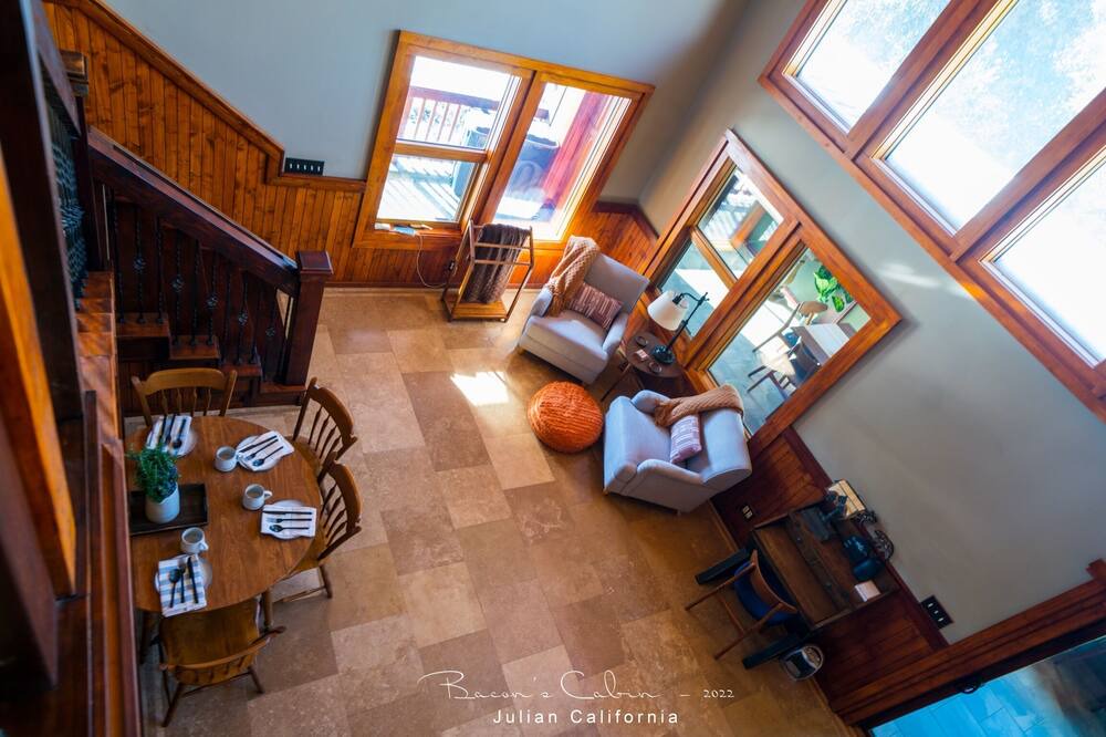 Photo of Livingroom in Julian