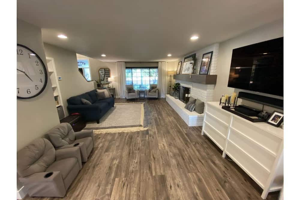 Photo of Livingroom in Chico